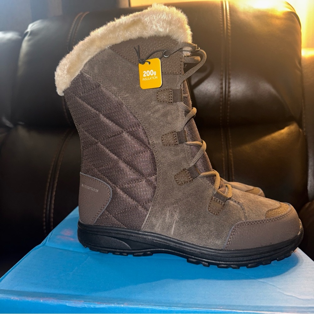 Columbia Women’s I’ve Maiden II Wide Boots. Size 8 Color Brown New In The Box